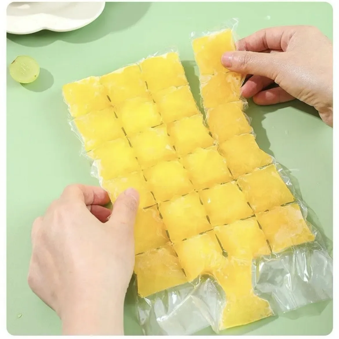 Food Grade Disposable PP Plastic Ice Packs Mold Transparent Square Shape Heat Seal Ice Grid Bag Passion Fruit Block Artifacts