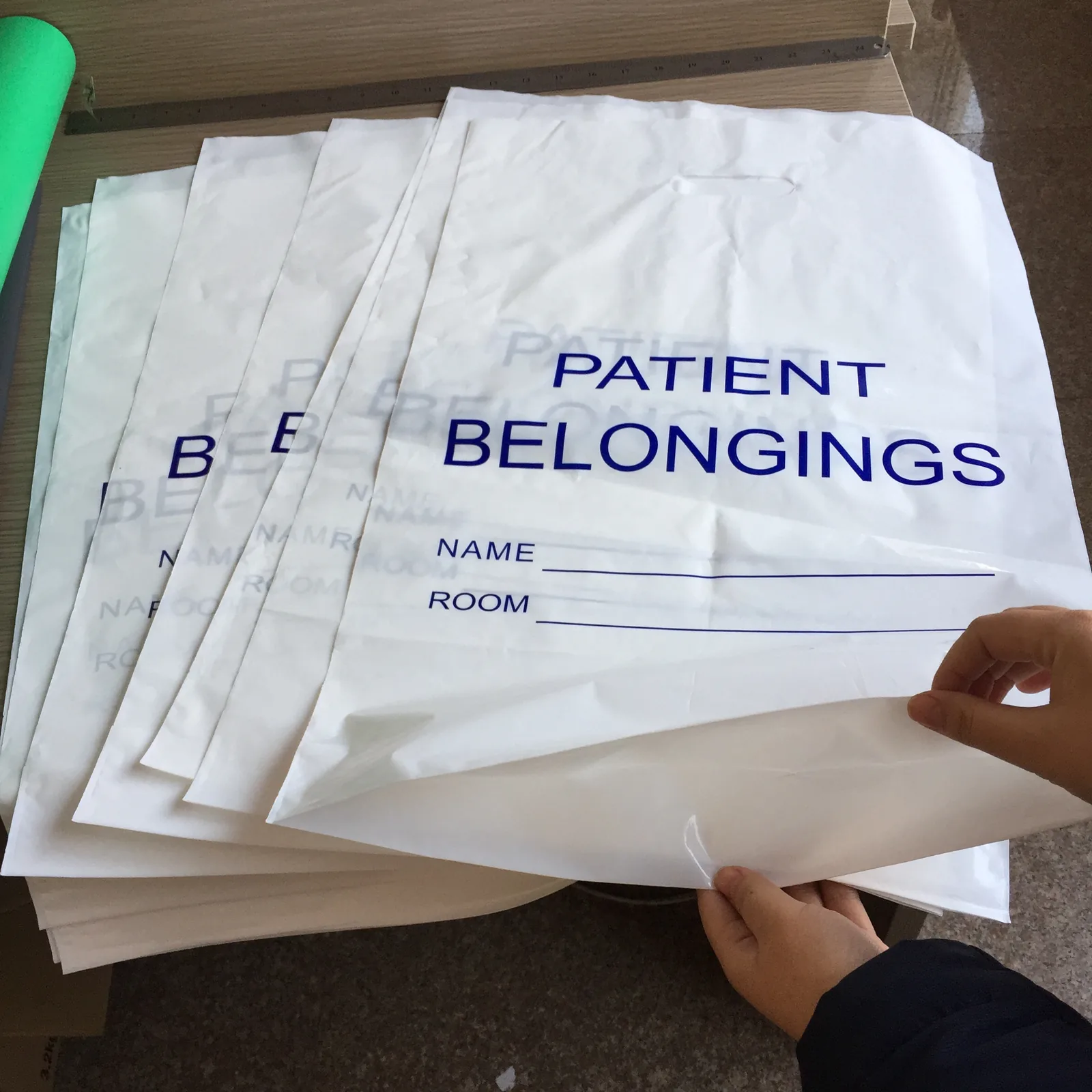 Healthcare LDPE Plastic White Patient Belongings Bag with Punch Out Handle Bag Plastic Handle Bag