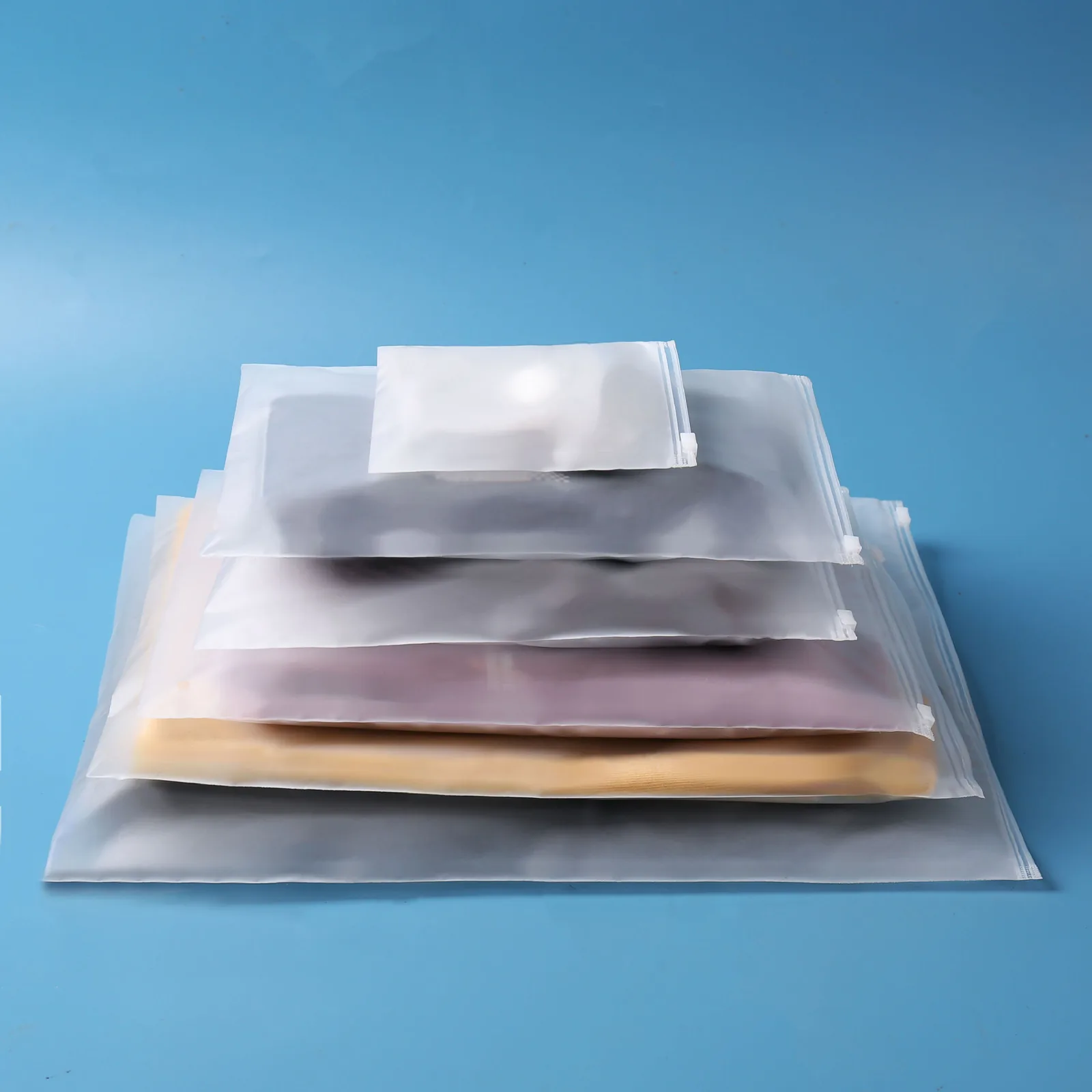 LT Biodegradable Printed Packaging Tshirt Clothes Bag Plastic Packaging Slider Ziplock Custom Frosted Pe Zipper Bag for Clothing
