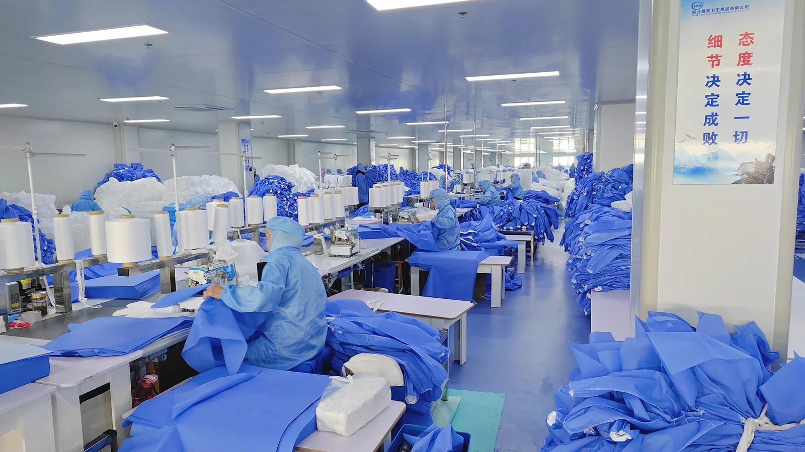 Medical Disposable Plastic PE CPE Long Sleeve Thumb Hole Isolation Gown Apron Waterproof Robe
