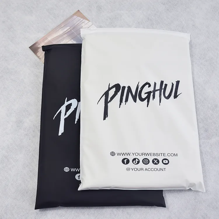 Reusable Hoodie Tshirt Swimwear Resealable Ziplock Packaging Custom Poly Bag for Clothing Plastic Frosted Black Zipper Bag