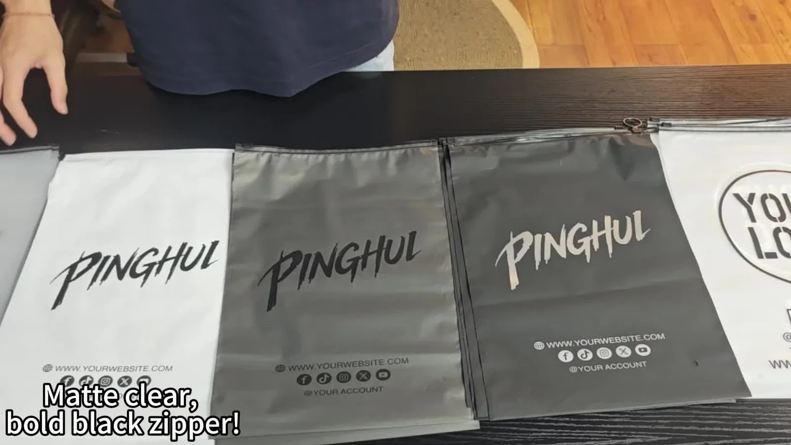 Reusable Hoodie Tshirt Swimwear Resealable Ziplock Packaging Custom Poly Bag for Clothing Plastic Frosted Black Zipper Bag
