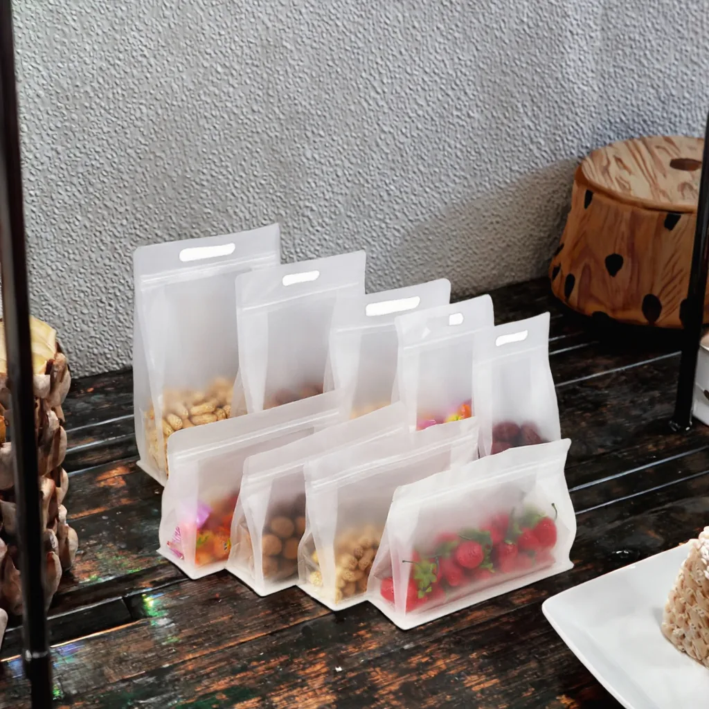 Reusable PE Plastic Square Bottom Stand-Up Pouches Zip Closure Handle for Moisture-Resistant Food Bags for Pet Food Milk