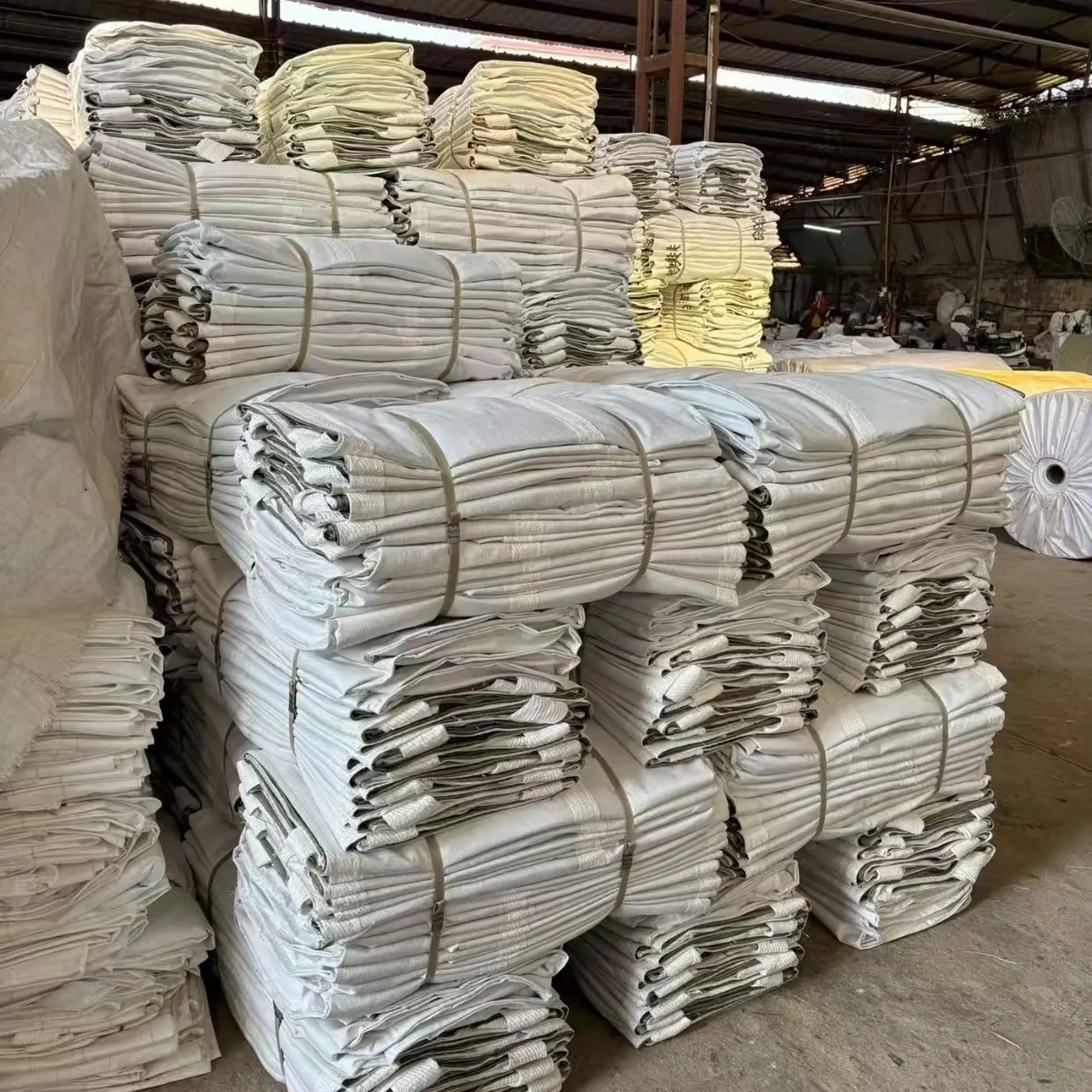 White Standard 1 Ton Virgin PP Lightweight Transit FIBC Jumbo Bag with 4 Lifting Loops for Cargo and Resin Pellets